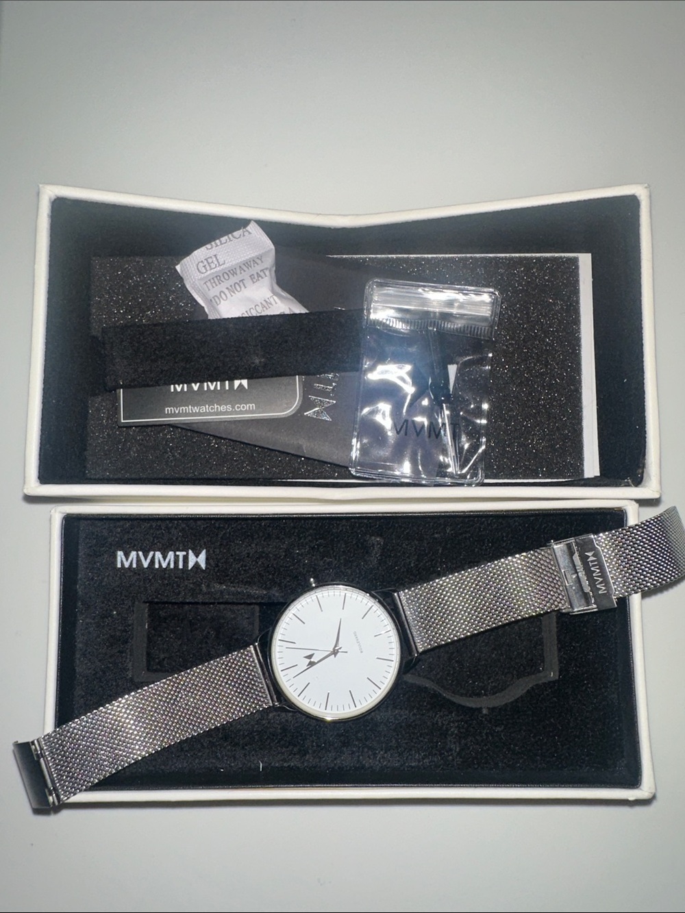 MVMT Silver stainless steel Watch unisex